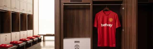 Betway kaappasi Manchester Unitedin harjoituspaidat ennätyshintaisella sponsorisopimuksella